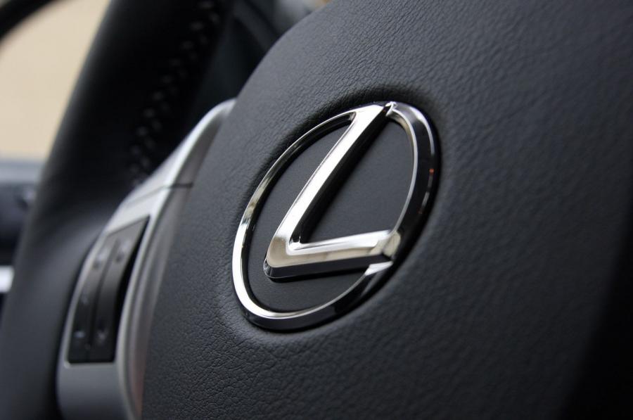  Lexus CT200h 2010 года  (фото 136 из 266)
